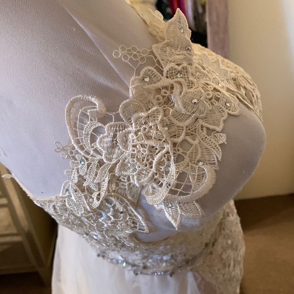 MAC DUGGAL
Lace One Shoulder Train Gown - Picture 8 of 17